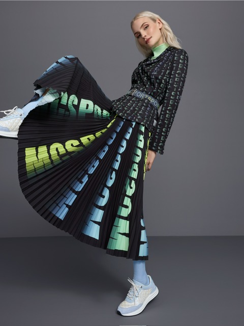 Plissee-Rock von Moschino – festlicher Statement-Look